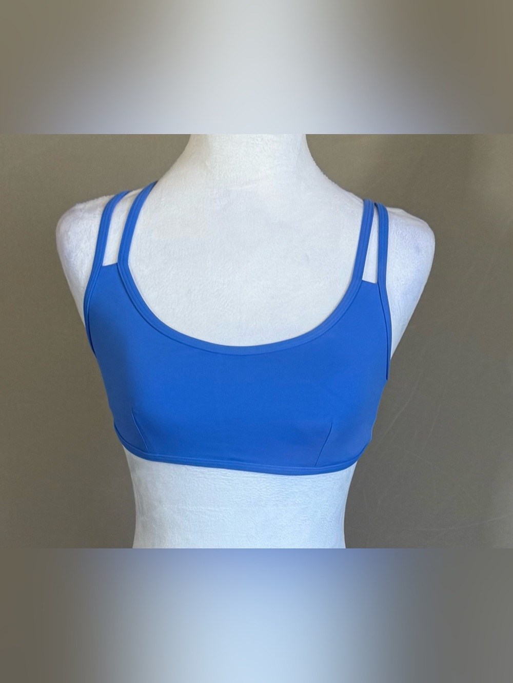 lululemon  - FREE TO BE bra - Size 6. Excellent condition